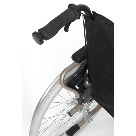 Купить Кресло-коляска механическая V300 + 30° с регулируемыми подножками и удлинением спинки Vermeiren в интернет-магазине
