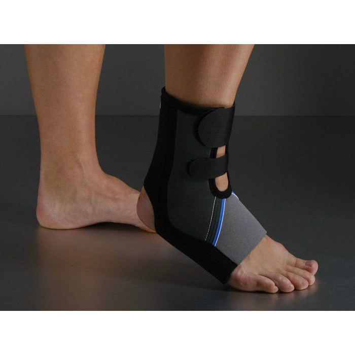Купить Спортивный бандаж на голеностопный суставс липучками из неопрена 7770 Rehband в интернет-магазине