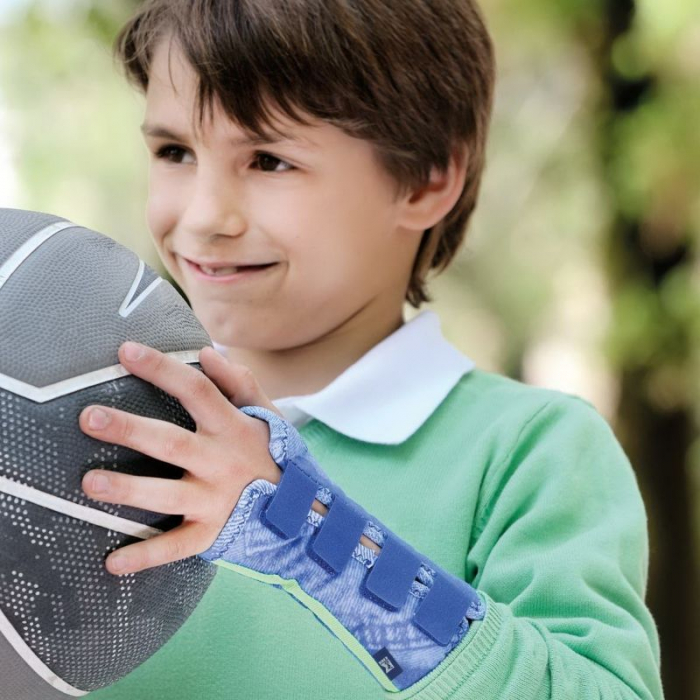 Купить Детская шина для лучезапястного сустава с моделируемой пластиной, Правая 878D Medi в интернет-магазине